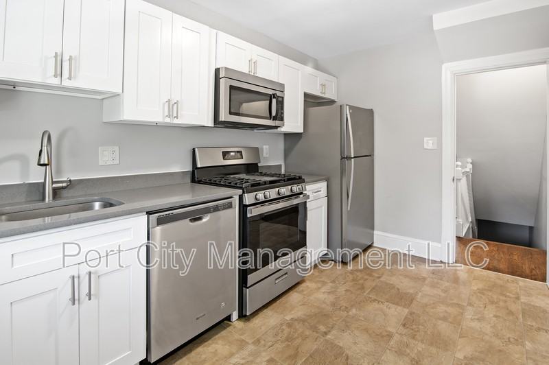 1111 Elm Ridge Ave - Photo 7 of 27