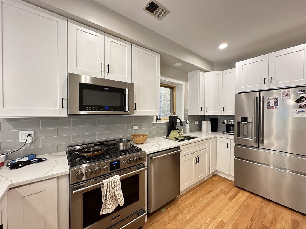 1424 N Bosworth Ave #1 - Photo 5 of 21