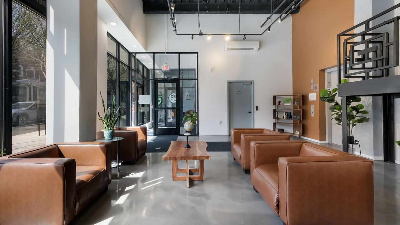 44West - Photo 4 of 47