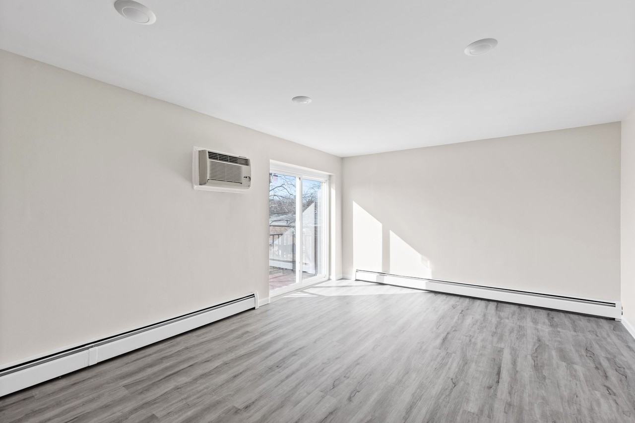 Nutley Crossings - Photo 6 of 15