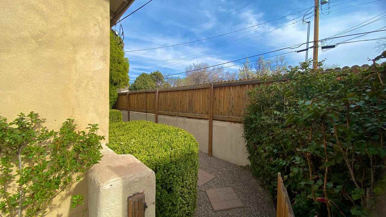 911 Don Juan St - Photo 3 of 32