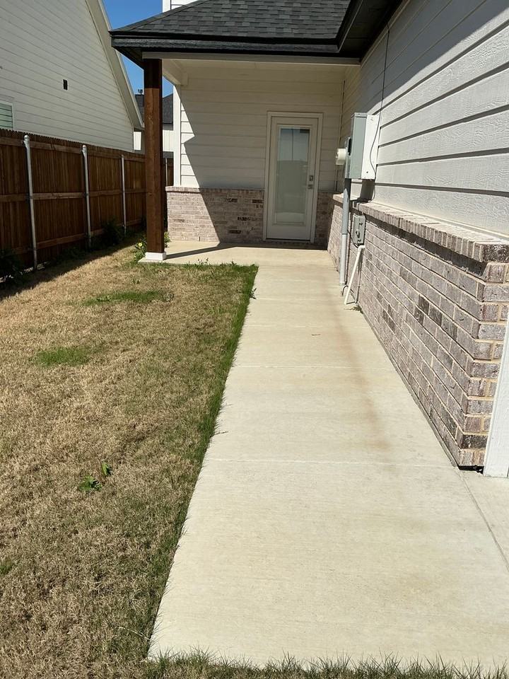 640 The Cottages Dr - Photo 6 of 42