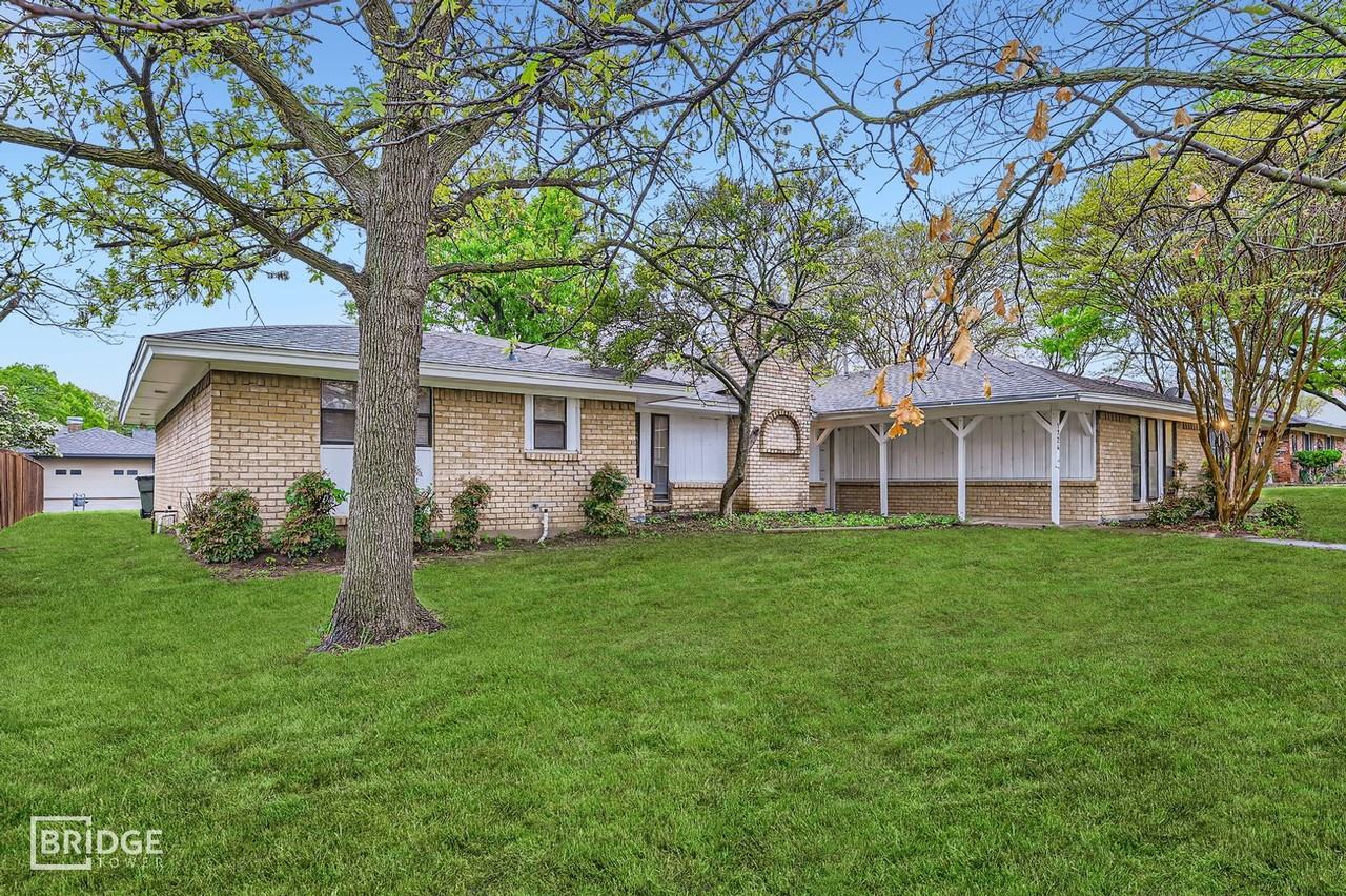 1724 Midcrest Drive - Photo 2 of 26