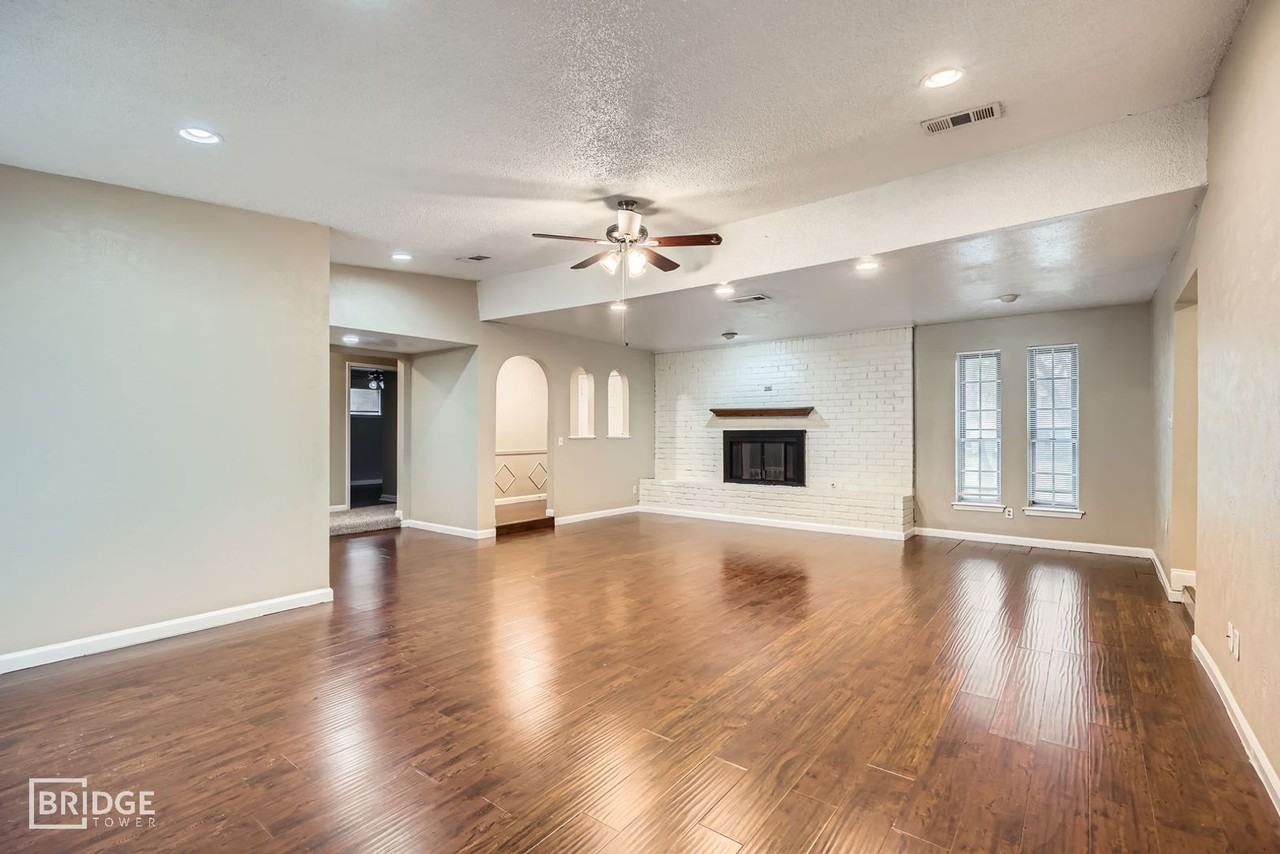 1724 Midcrest Drive - Photo 6 of 26