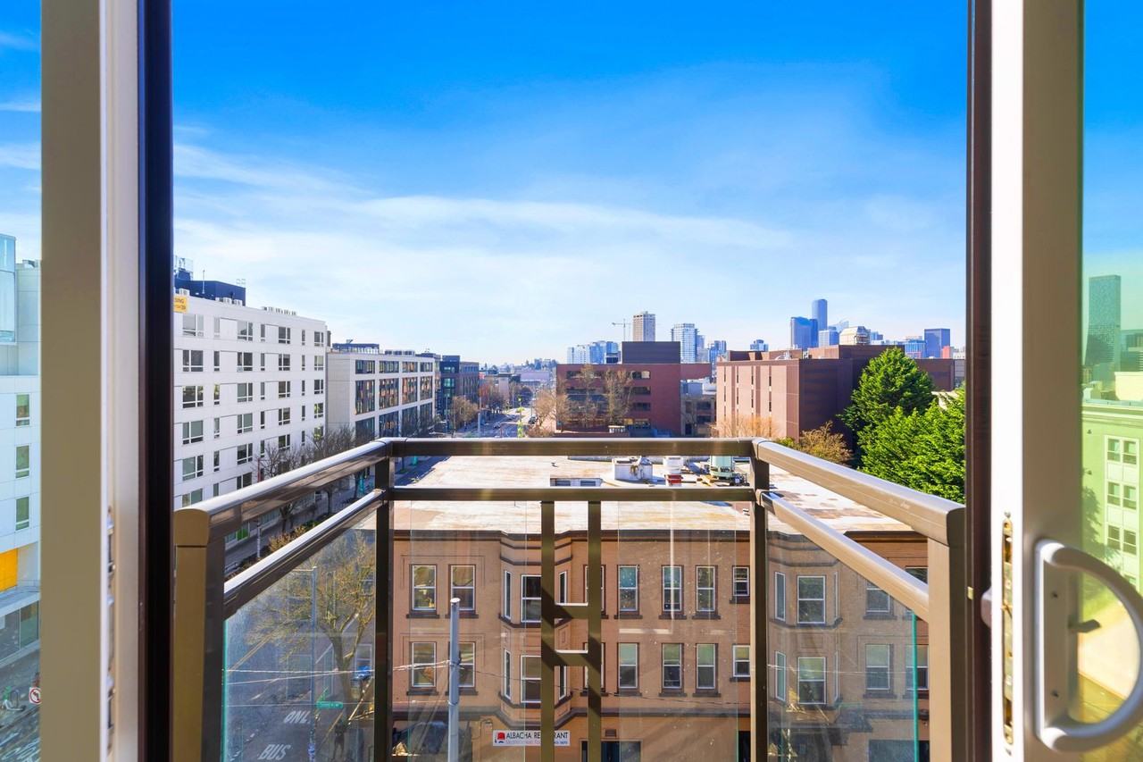 101 Broadway, Live Here, Go Anywhere, Currently offering first month free - Photo 3 of 50