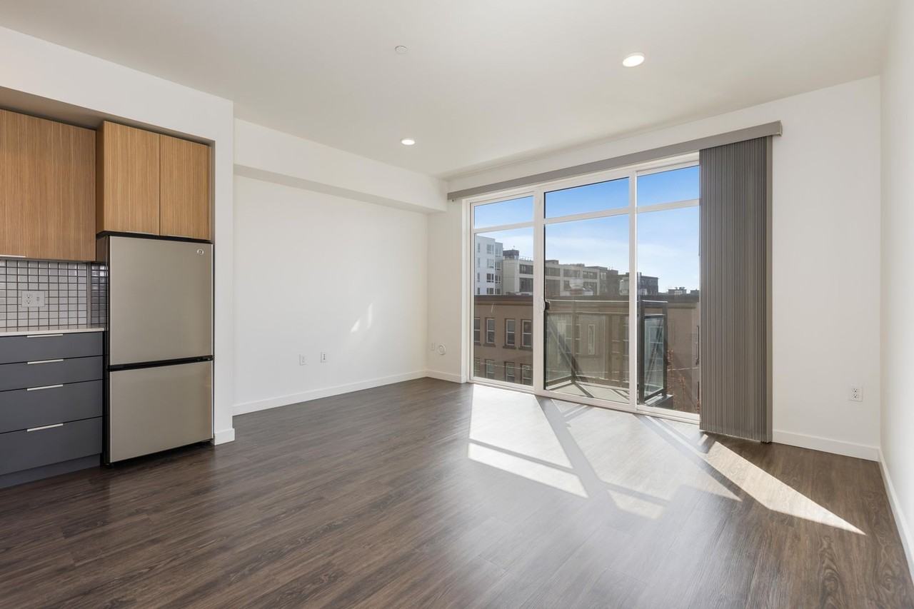 101 Broadway, Live Here, Go Anywhere, Currently offering first month free - Photo 5 of 50