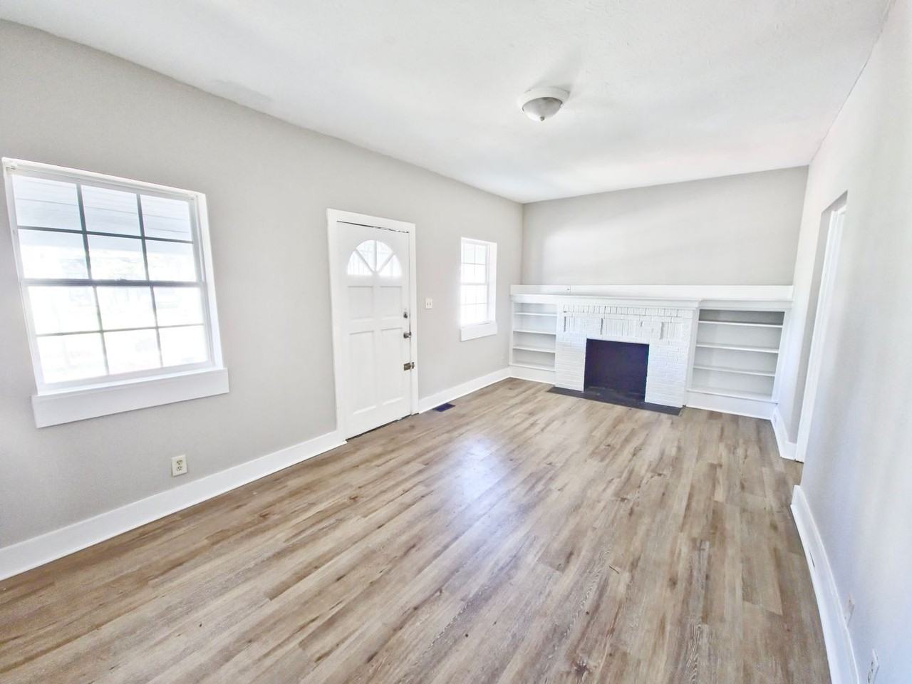 1303 S 26th St - Photo 2 of 8