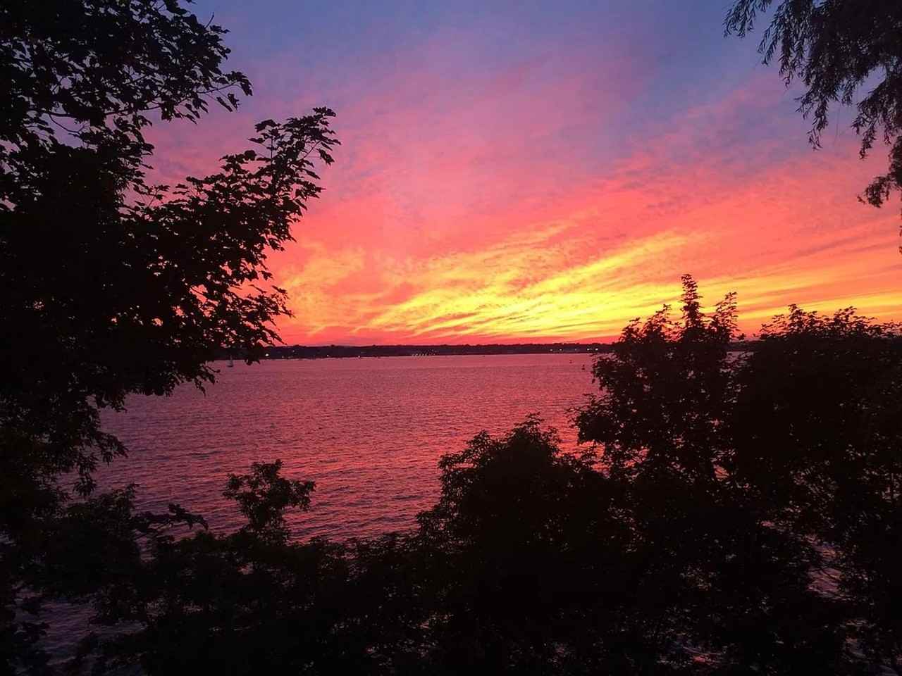 33 Crescent Ave - Photo 3 of 24