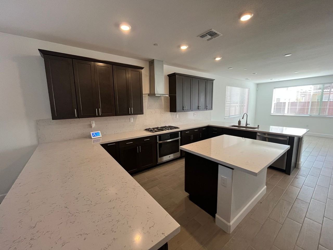 1583 Levy St - Photo 6 of 36