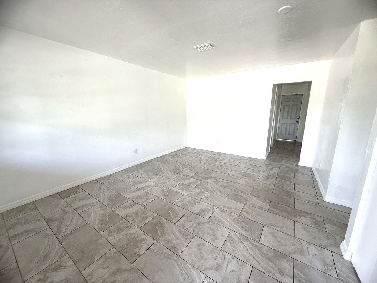 2621 Nightshade Ln - Photo 4 of 21