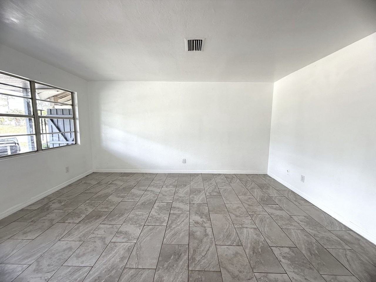 2621 Nightshade Ln - Photo 5 of 21
