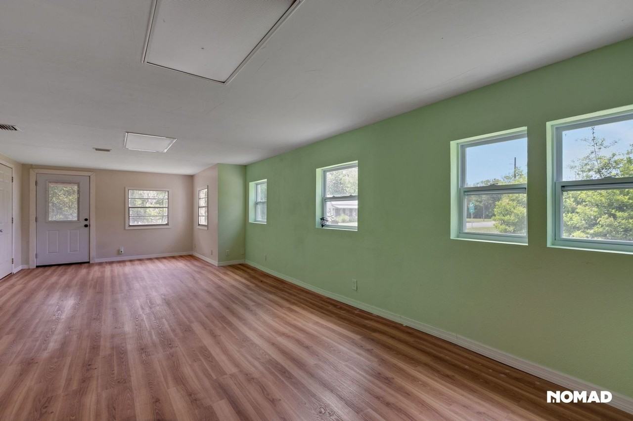 565 E Main St - Photo 3 of 31