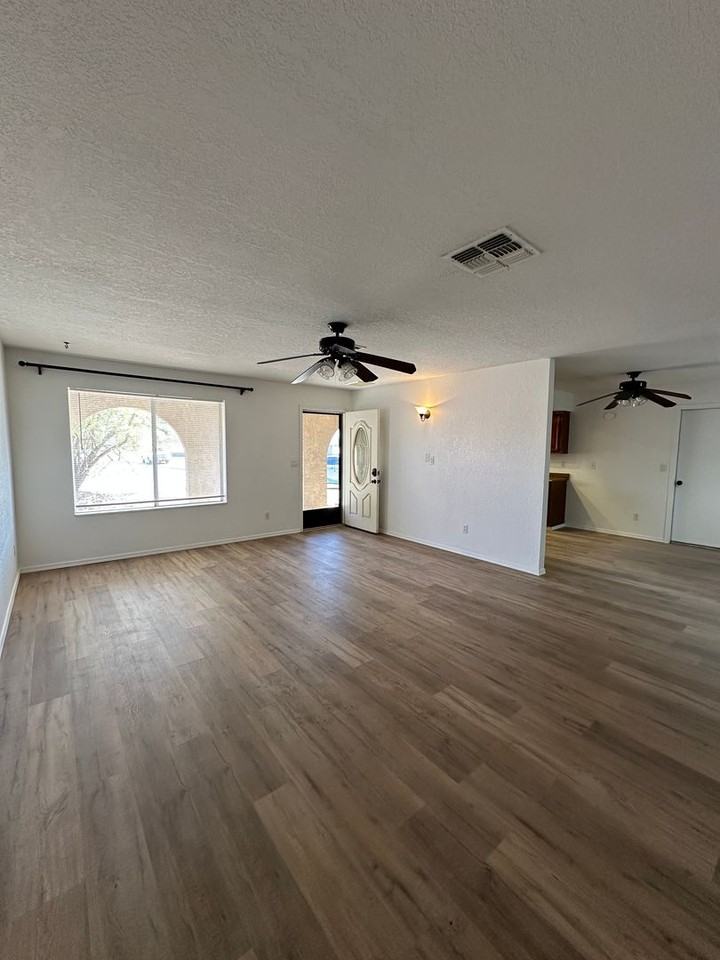2987 Jamaica Blvd S - Photo 3 of 13