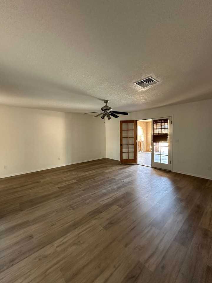 2987 Jamaica Blvd S - Photo 6 of 13