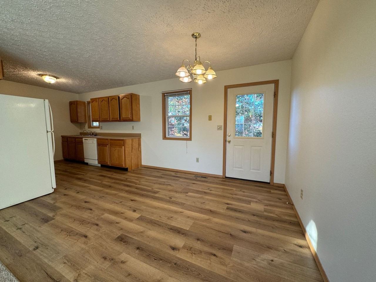 15350 Top Dr - Photo 5 of 26