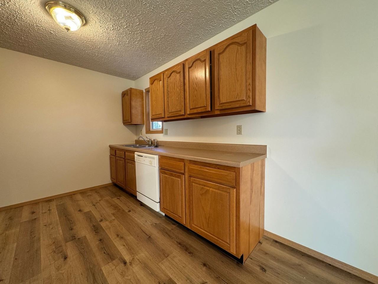 15350 Top Dr - Photo 7 of 26