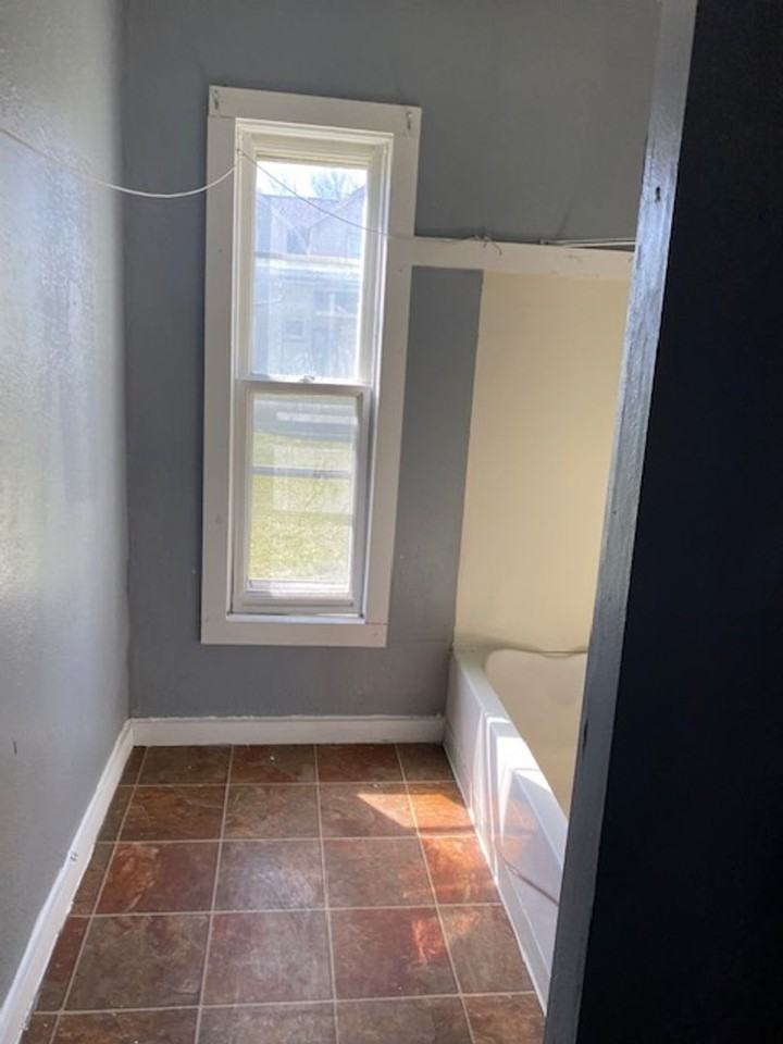 6102 23rd Ave - Photo 3 of 16