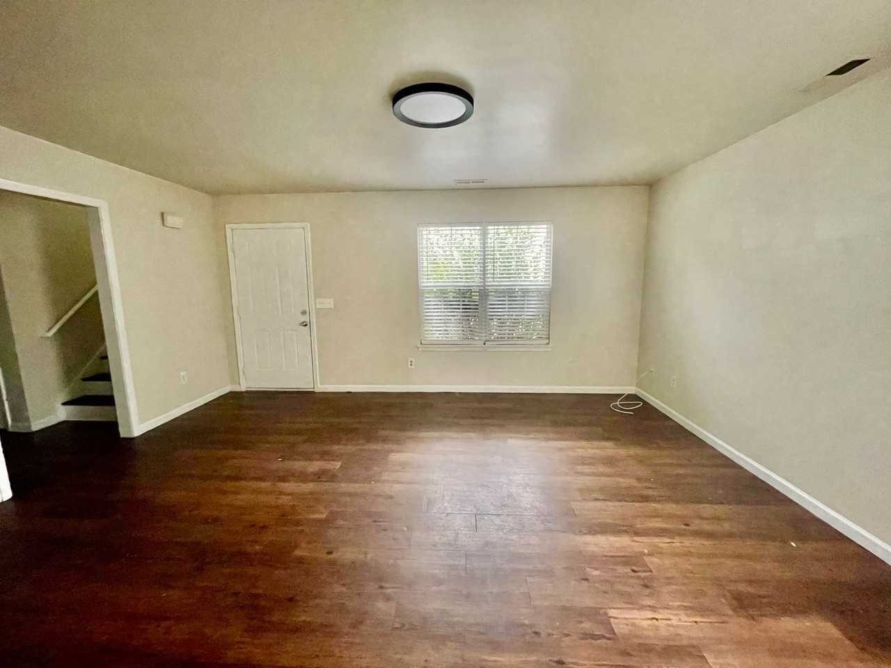 5104 Brooktree Dr - Photo 2 of 14