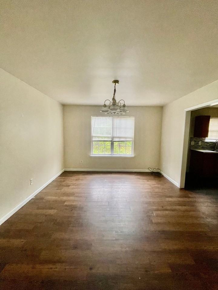 5104 Brooktree Dr - Photo 3 of 14
