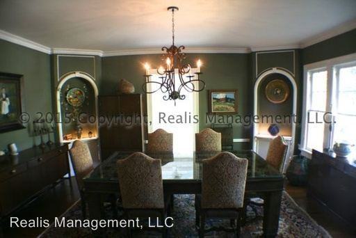 1002 E 20th St - Photo 2 of 31