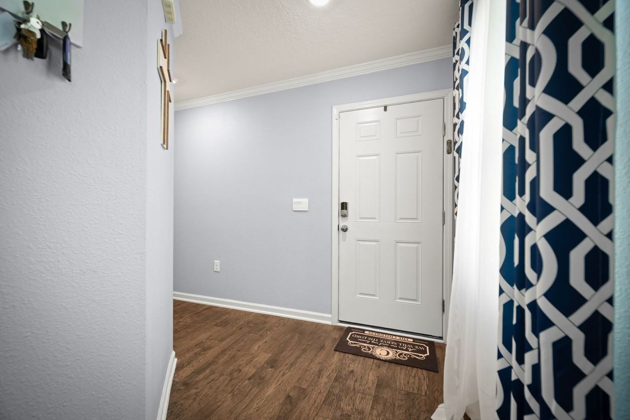 6092 Bucking Bronco Dr - Photo 3 of 27