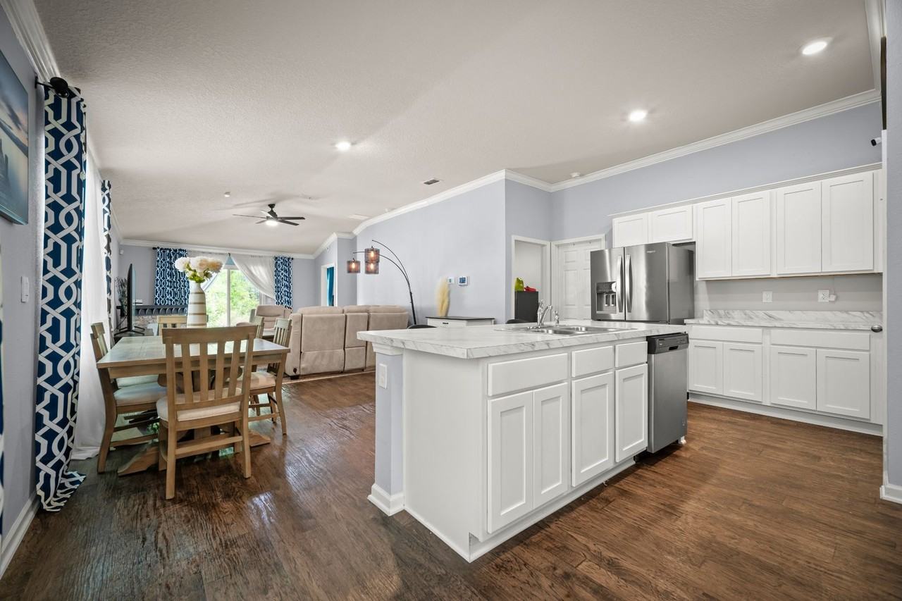 6092 Bucking Bronco Dr - Photo 4 of 27