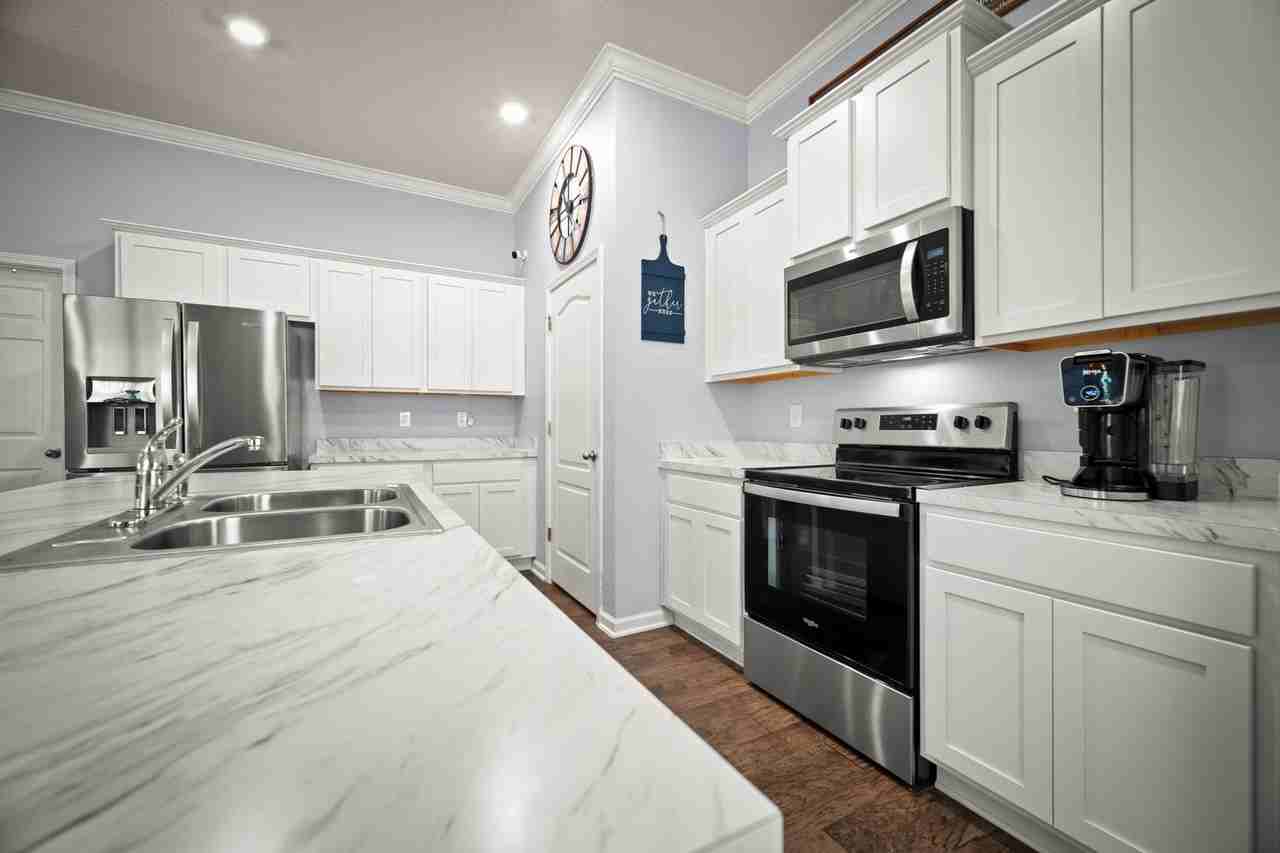 6092 Bucking Bronco Dr - Photo 7 of 27