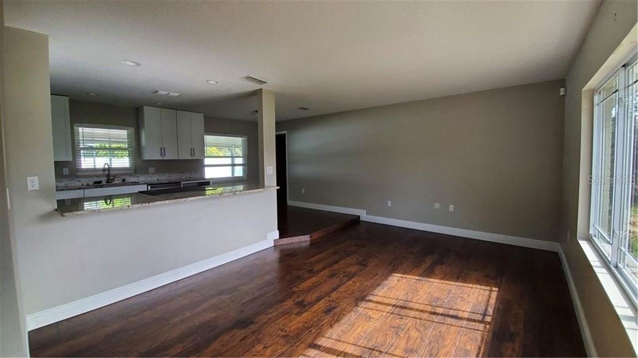 2267 Coventry Dr - Photo 4 of 22
