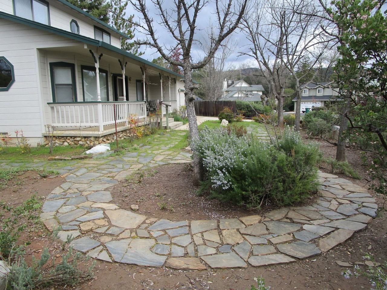 22120 Kay Ct - Photo 2 of 16