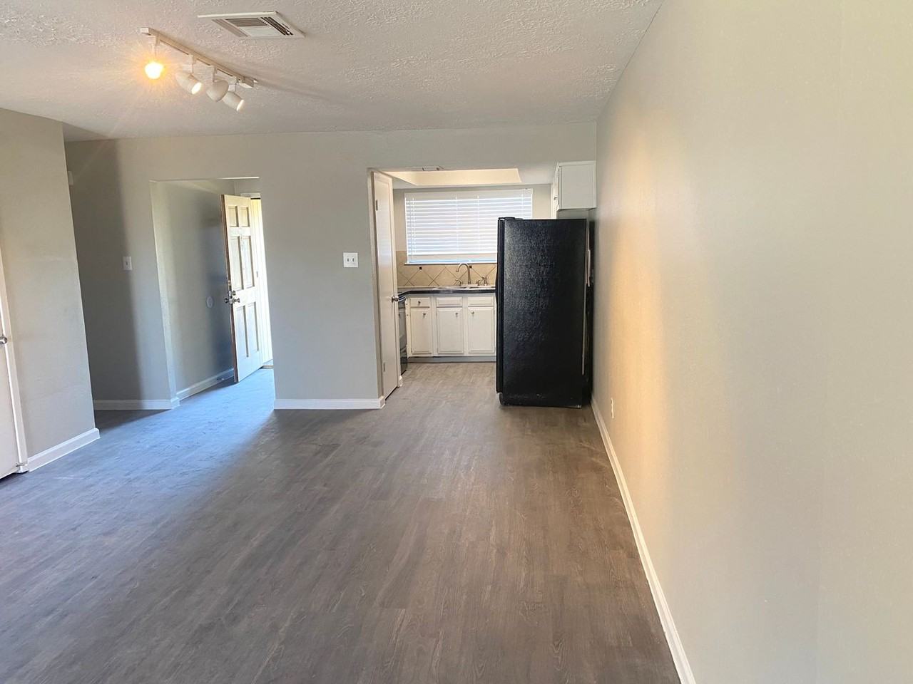6620 Westwick Dr - Photo 4 of 18
