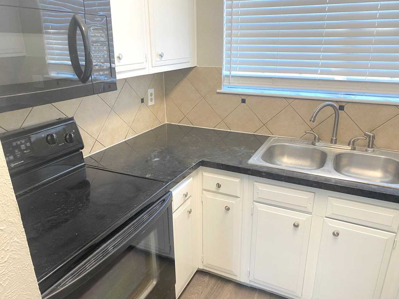 6620 Westwick Dr - Photo 7 of 18