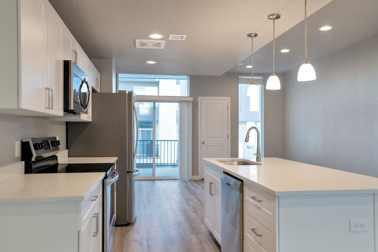 1681 S 225 W - Photo 5 of 16