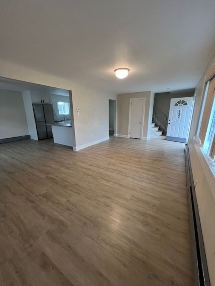 734 4th Ave - Photo 3 of 24