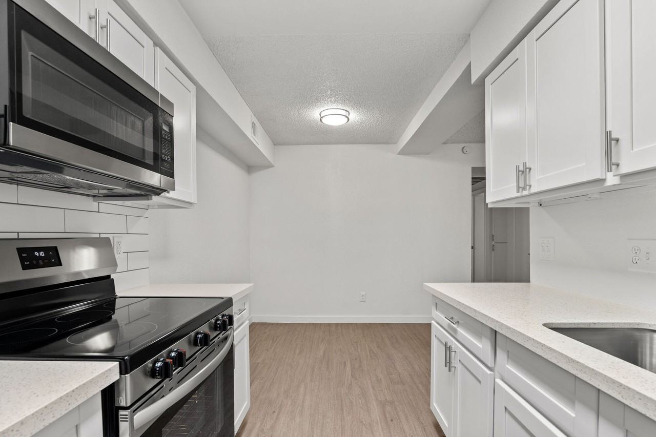 Tides on 27th - Photo 3 of 50