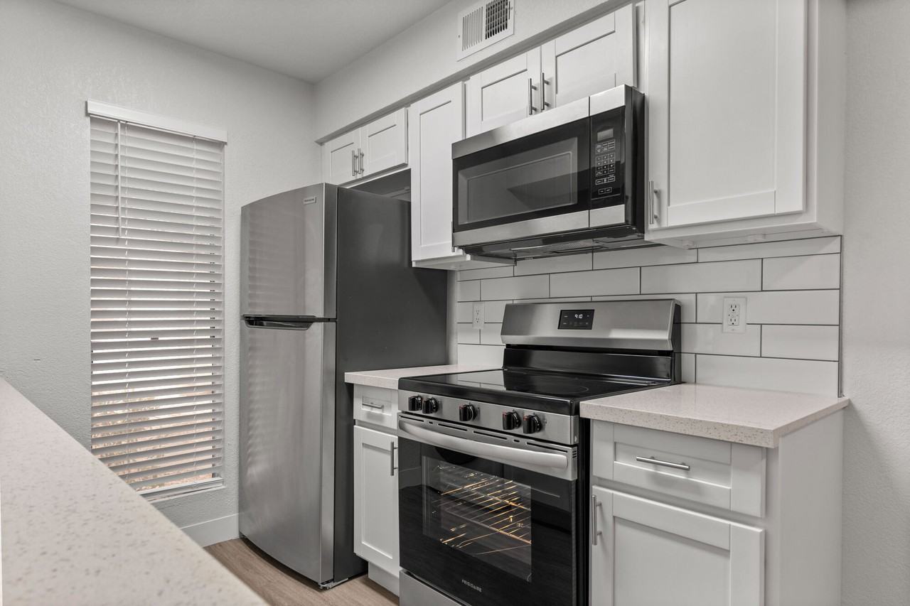 Tides on 27th - Photo 2 of 50