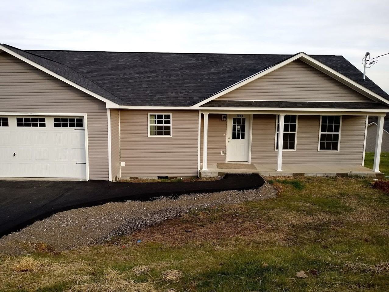 1091 Rosella Dr - Photo 2 of 10