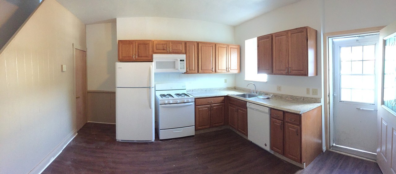 320 Stanton Ave - Photo 3 of 6