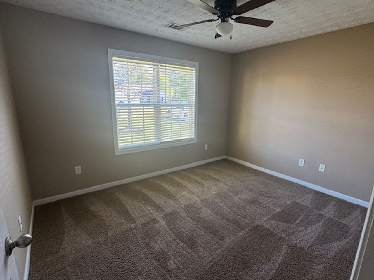 102 Shallow Creek Ln - Photo 5 of 9