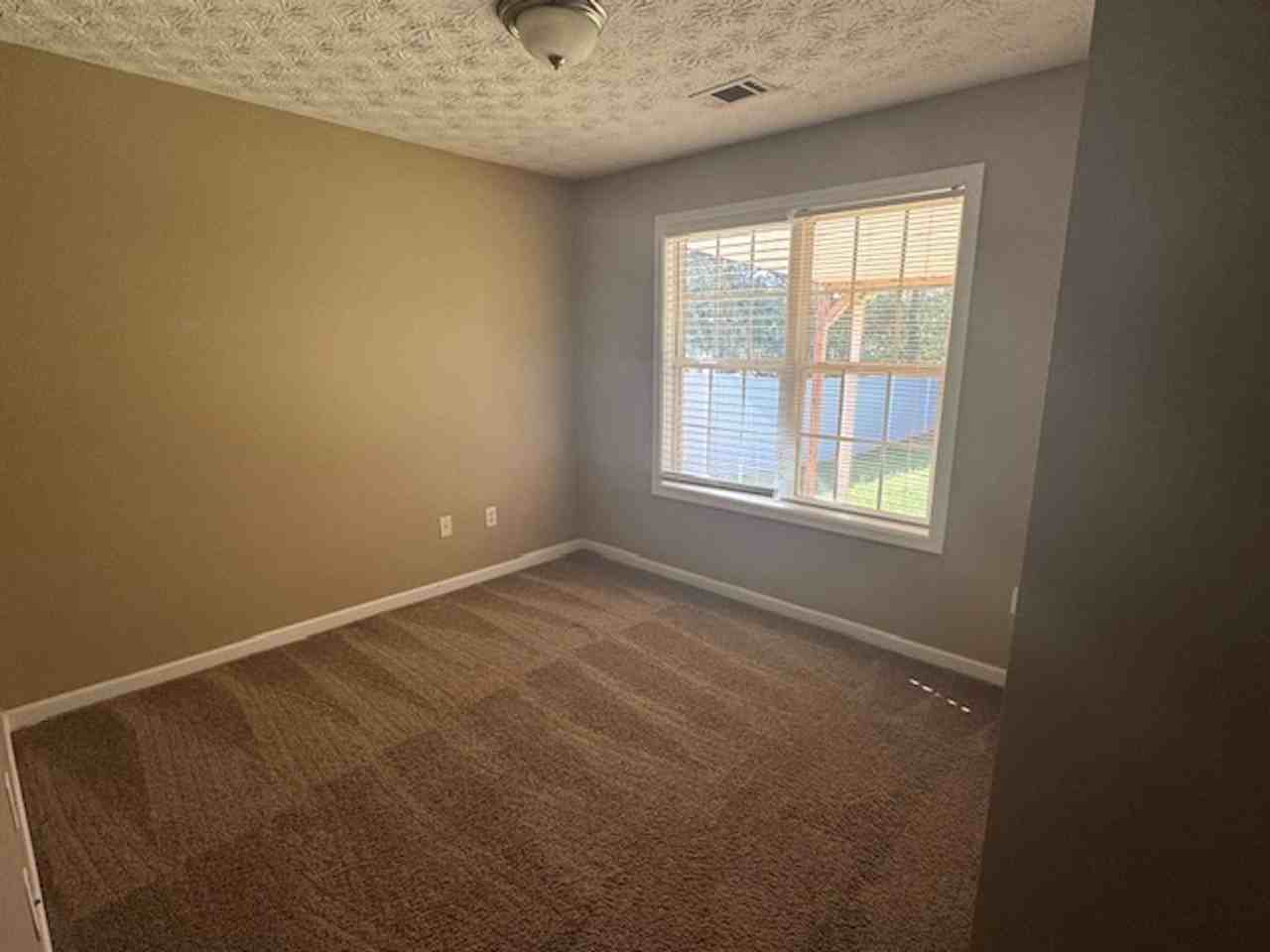 102 Shallow Creek Ln - Photo 6 of 9