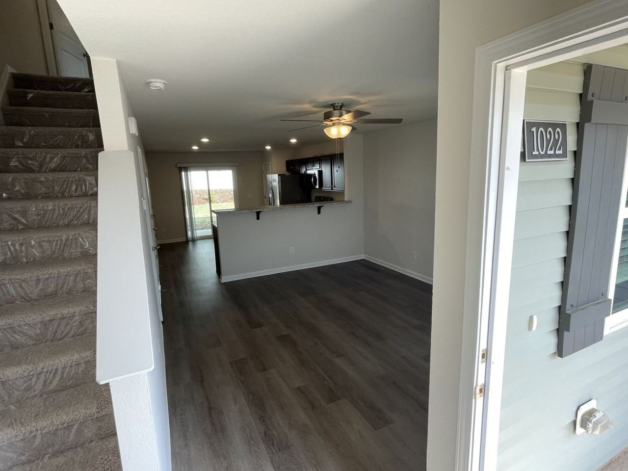 1022 Peony Ln - Photo 3 of 21