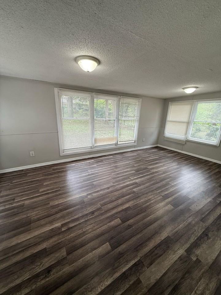 11342 Sycamore Ter - Photo 4 of 9