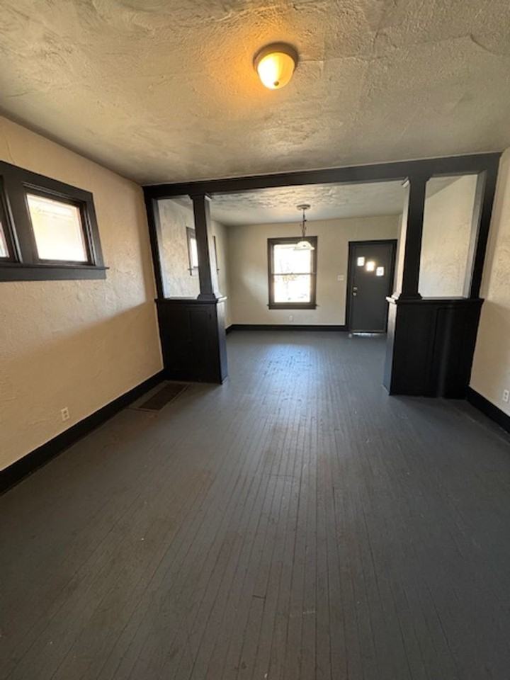 3717 Barr St - Photo 2 of 7