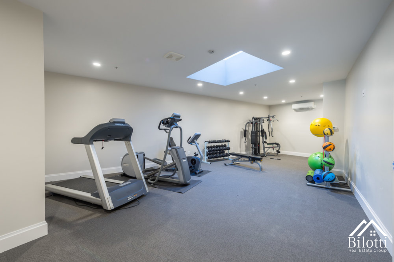 101 Hillside Ave East Side of Providence - Photo 3 of 50