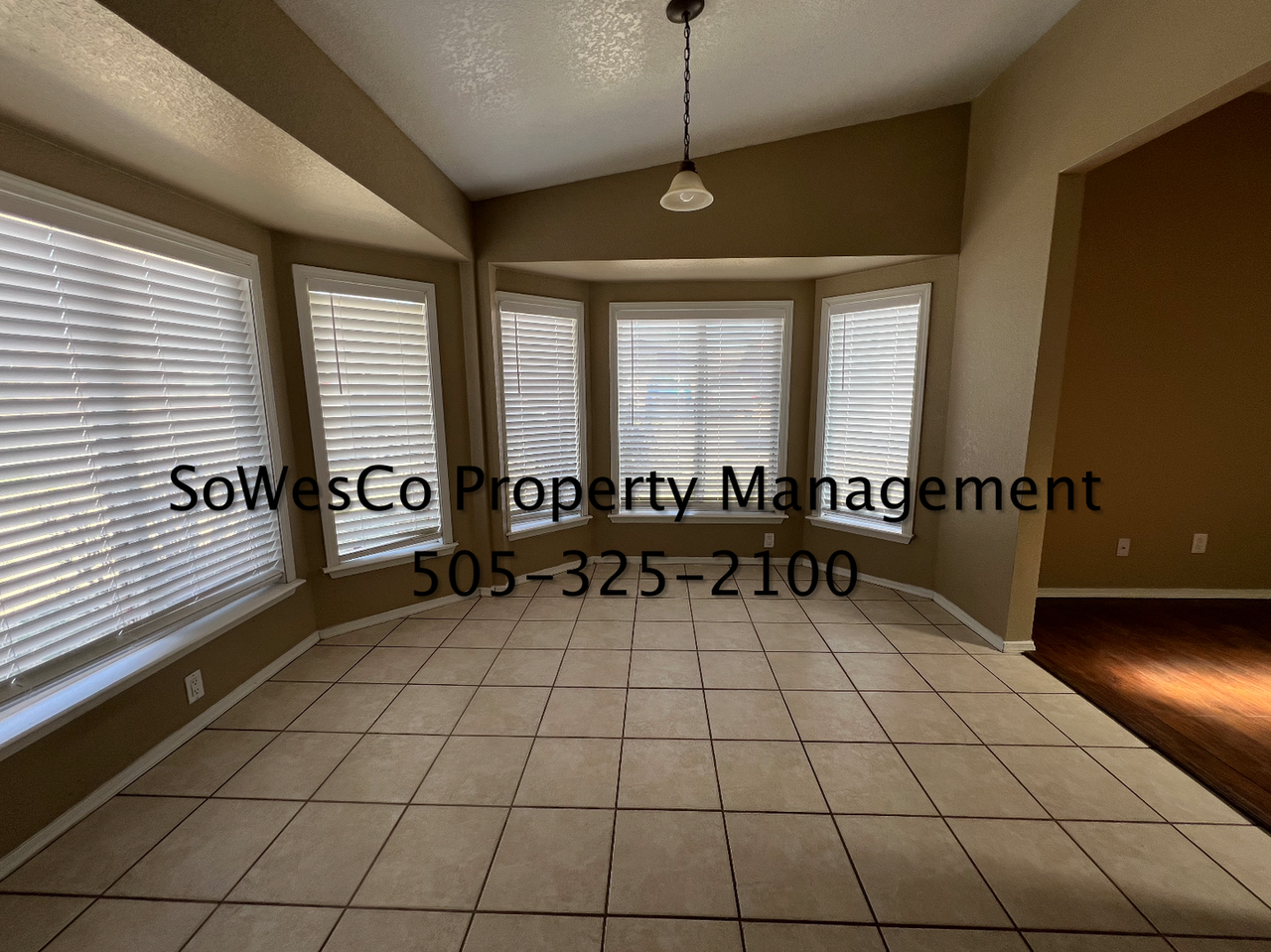 4712 Caribbean Ave - Photo 2 of 17