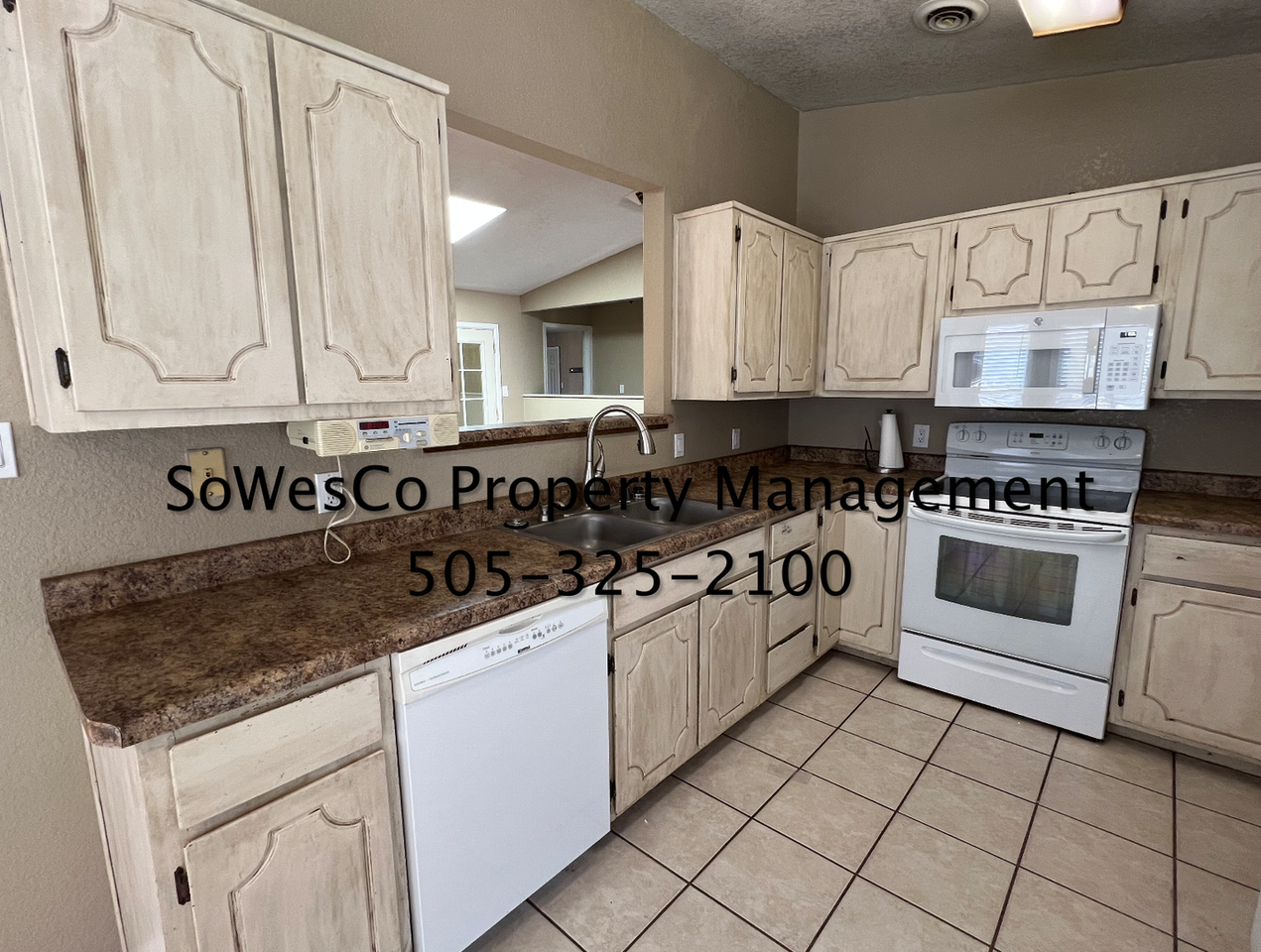 4712 Caribbean Ave - Photo 5 of 17