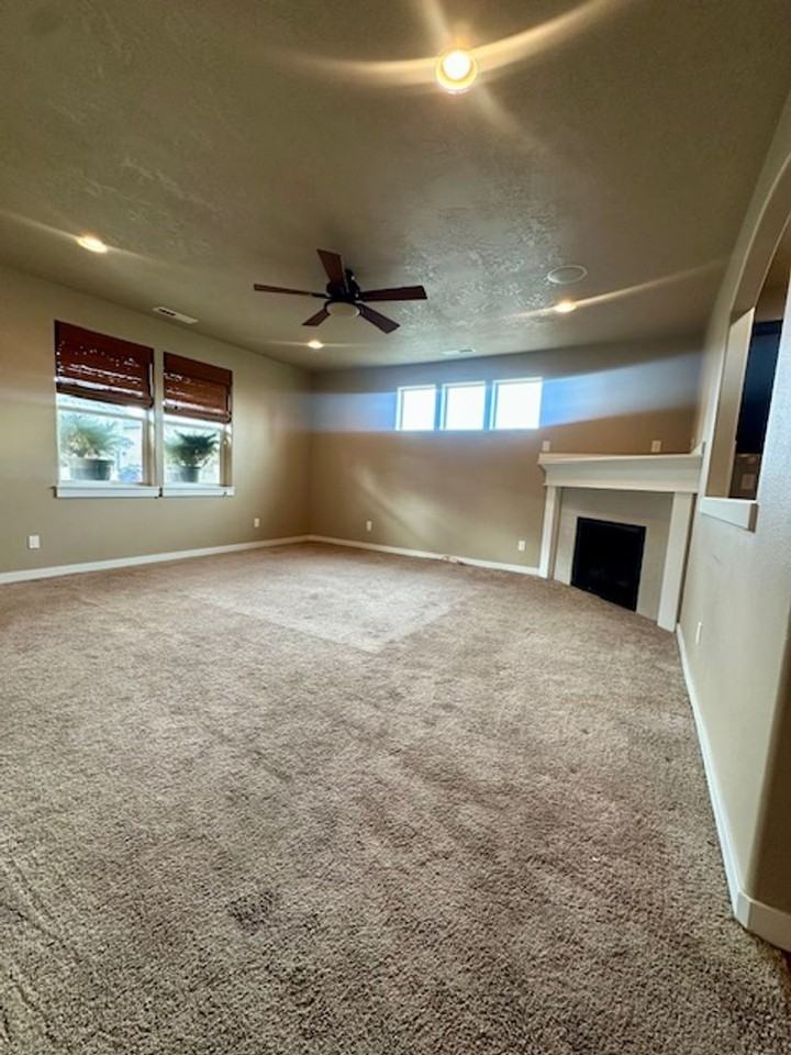 63266 Newhall Pl - Photo 5 of 43