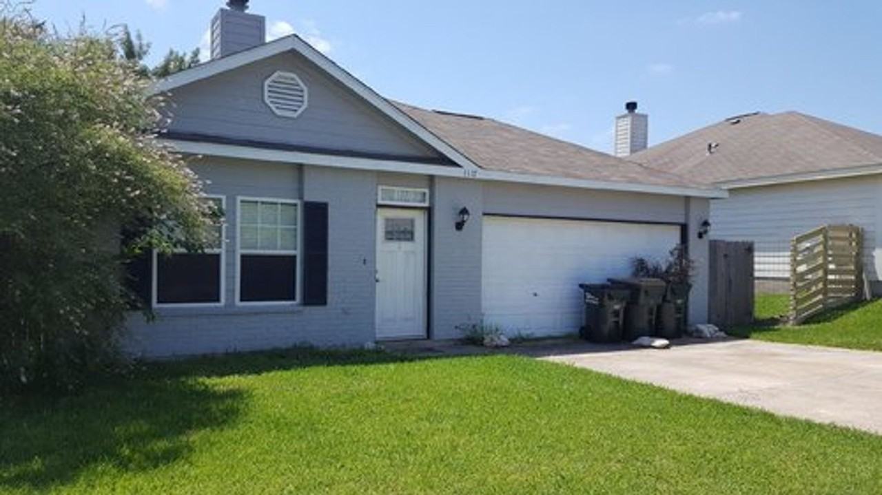 1117 Overlook Way - Photo 2 of 10