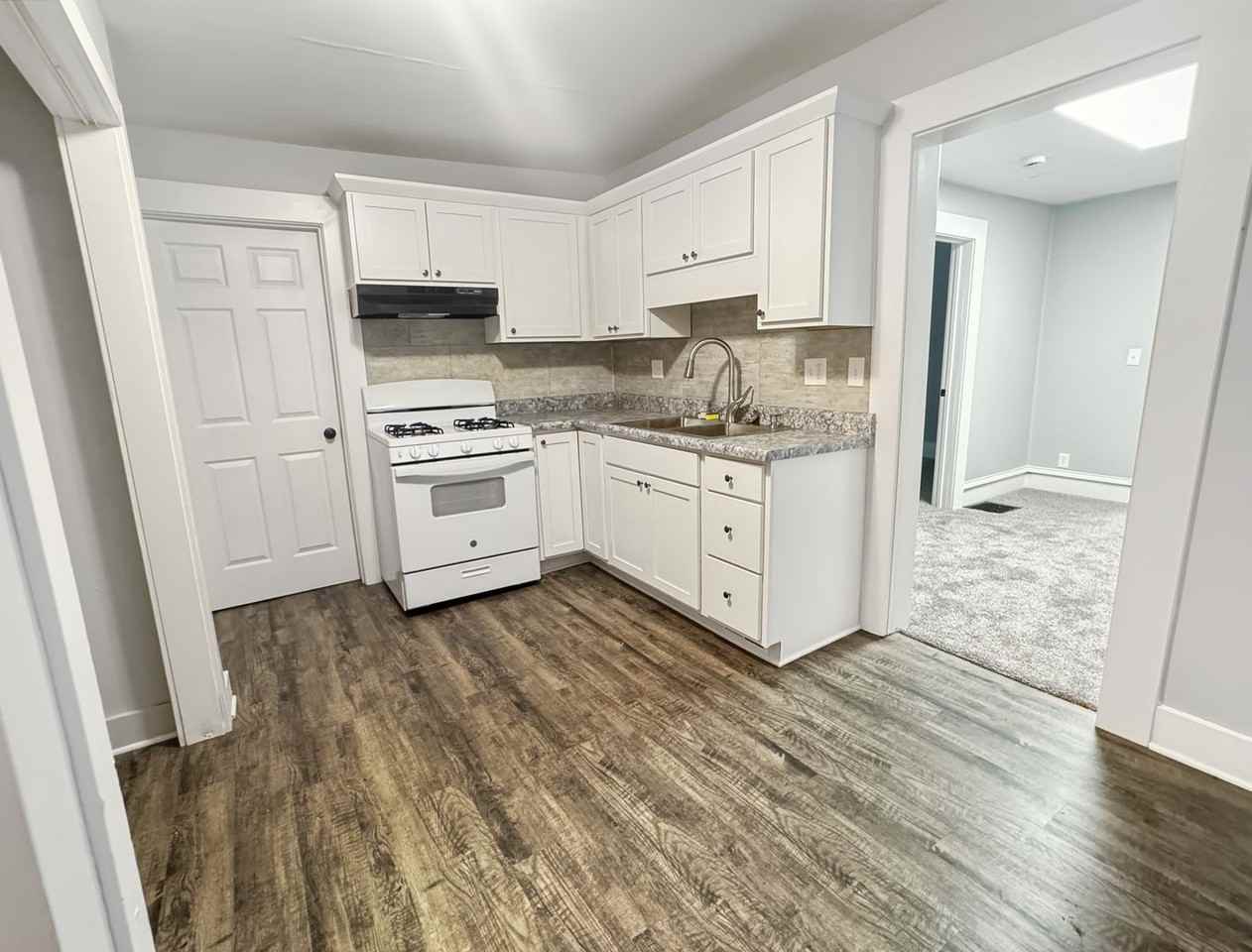 1003 Logan St Se - Photo 3 of 8