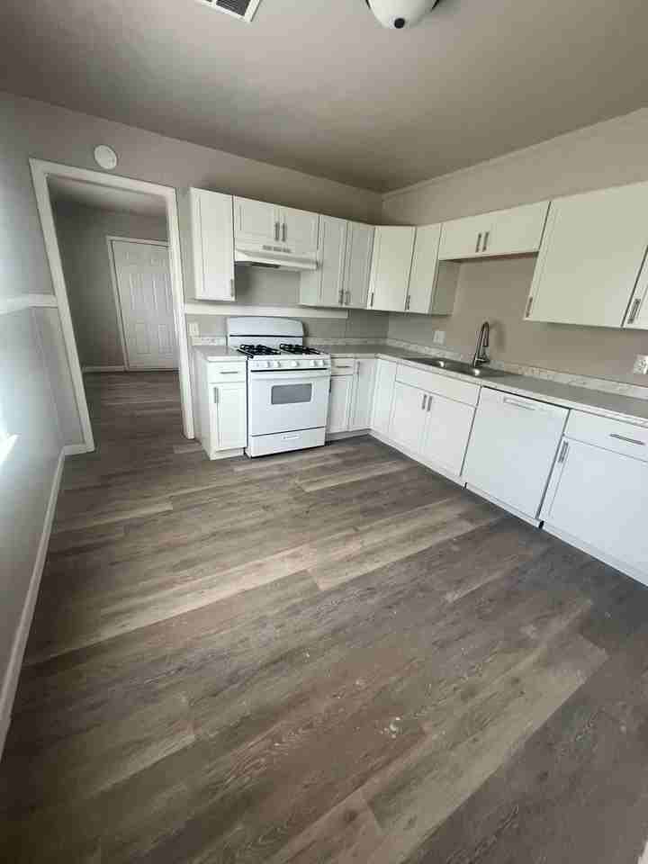 1120 E 49th St N - Photo 3 of 14