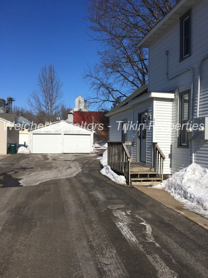 209 209 W Warren St - Photo 2 of 14